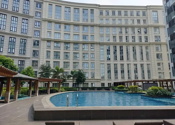 81 Newport Boulevard C2 10e Near Naia Terminal 3 Apartment Manila